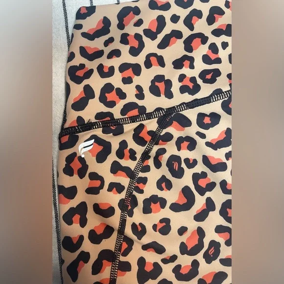 Fabletics Leopard Print Define PowerHold® High-Waisted 7/8 Legging Size S - Picture 8 of 9